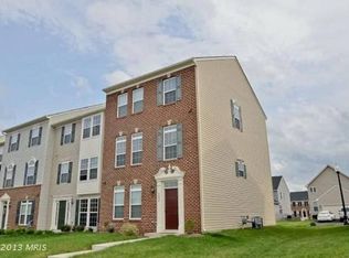 42937 Edgewater St, Chantilly, VA 20152