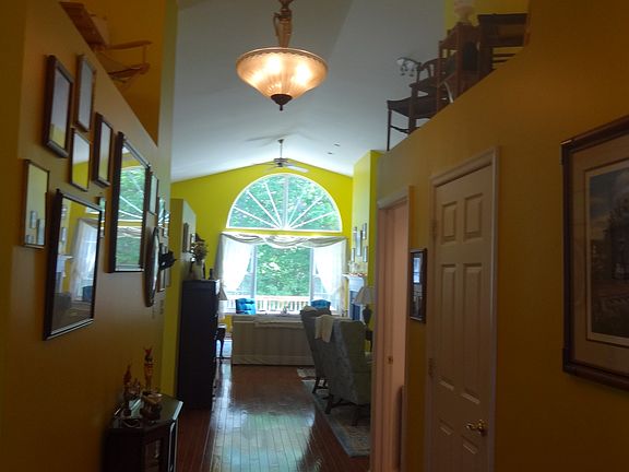 3rd image of 51 Derby Dr