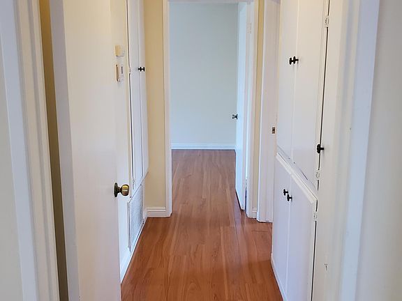 4th image of 9924 Woodruff Ave