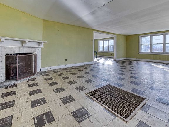 4th image of 675 Skippers Ln
