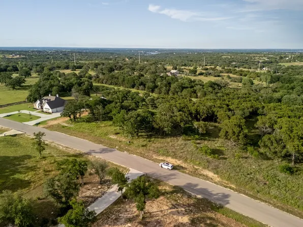 2124 Lacee Ct, Granbury, TX 76048