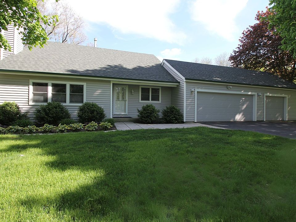 1st image of 37W979 Oak Dr
