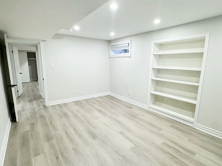 144 Raymerville Dr #BASEMENT — Photo 8