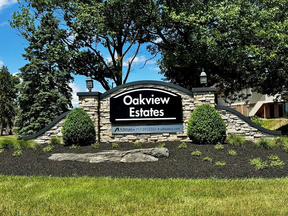 Oakview Estates — Photo 3