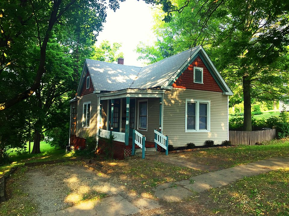 708 S 6th St, Petersburg, IL 62675 Zillow