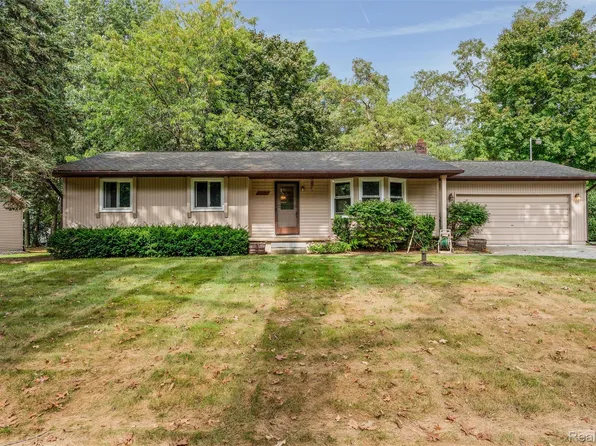 711 S Newman Rd, Lake Orion, MI 48362