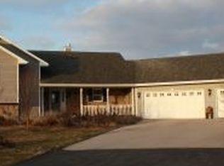 5379 Whitecap Ct, Omro, WI 54963