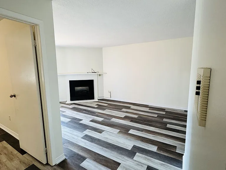 148 Conway Dr #111 — Photo 8