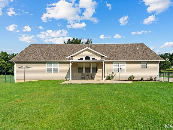 4th image of 4944 Walnut Grove Dr