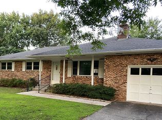 211 Western Hills Dr, Siloam Springs, AR 72761