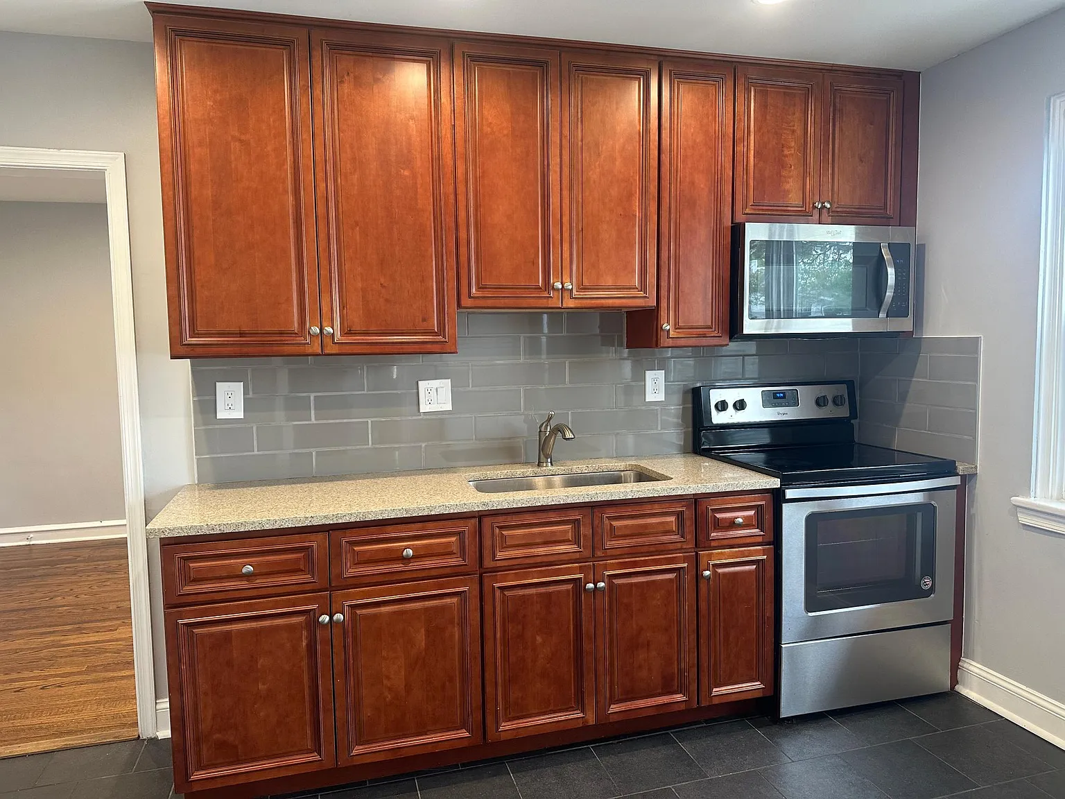 39 S Easton Rd — Photo 4