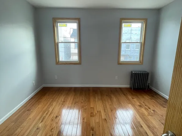 54-31 Nurge Avenue image 3 of 14