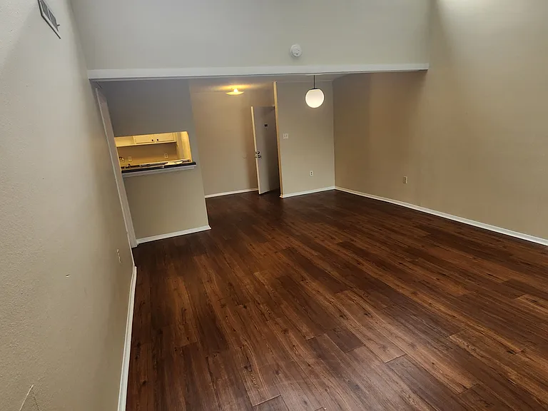 Nelson Court — Photo 11