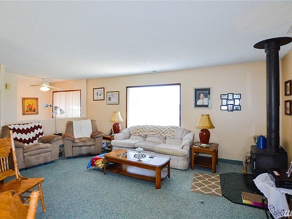 5th image of 1170 SE Birch St