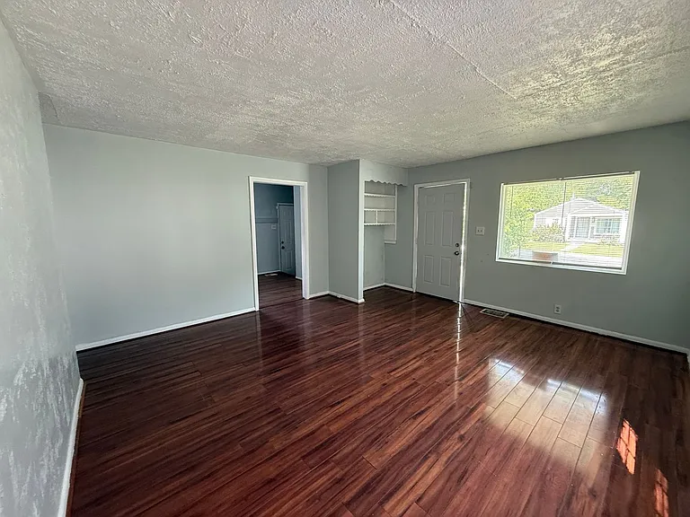 3236 Nicholas Ave — Photo 5