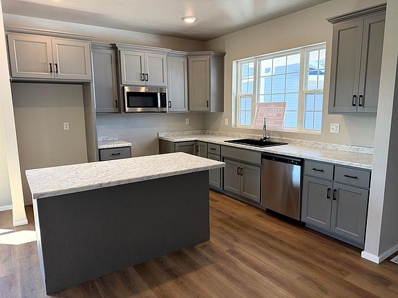 2nd image of 969 Enclave Ct