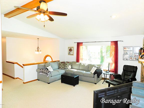 5th image of 5595 Riverlook Dr NE
