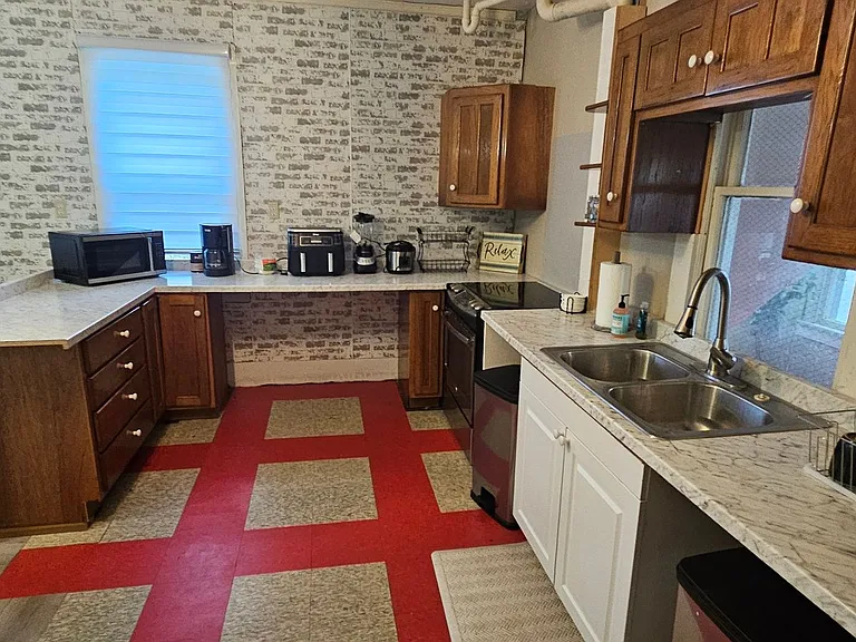 882 Locust Dr #1 — Photo 8