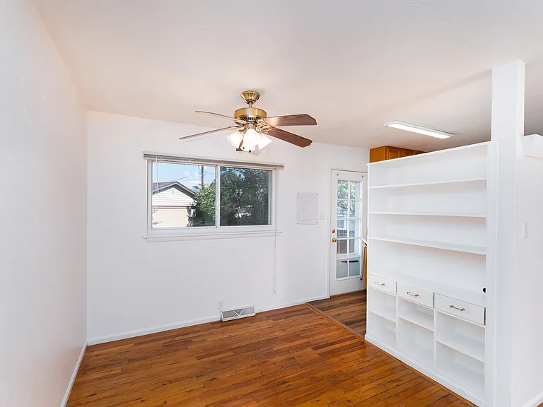 1238 Janes Ln — Photo 8