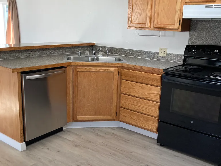 502 Frontier St #7 — Photo 9