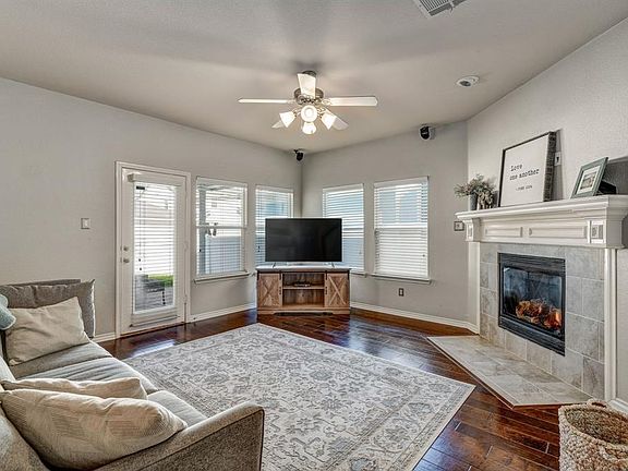 5th image of 1145 King George Ln