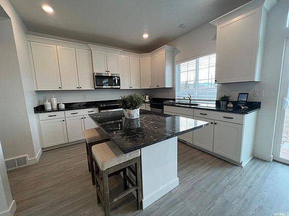 4th image of 341 S Pagosa Ln