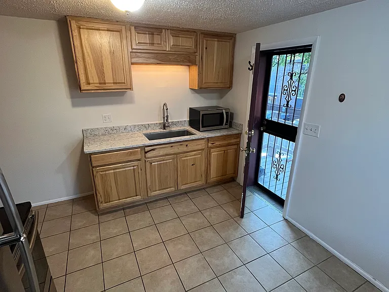 1310 N Corona St #12 — Photo 5