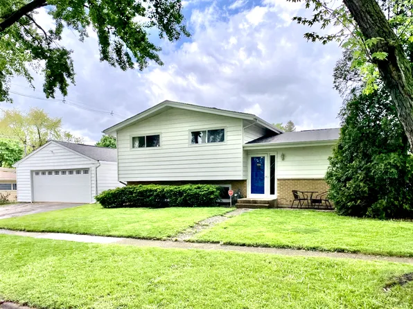 703 South St, Dundee, IL 60118