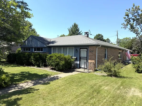 1614 Rebecca Dr, Rockford, IL 61107