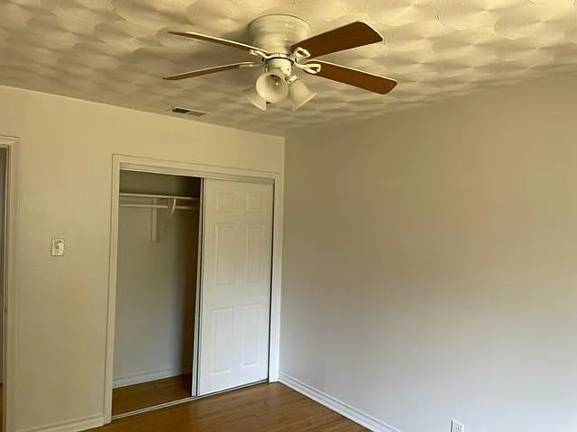 3 bed, 1277 sqft, $2,100 — Photo 4