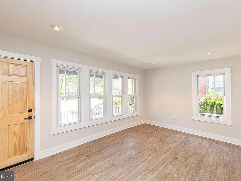 550 N Loudoun St #1 — Photo 12