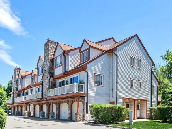 44 Woods Edge Dr, Roxbury Twp., NJ 07876