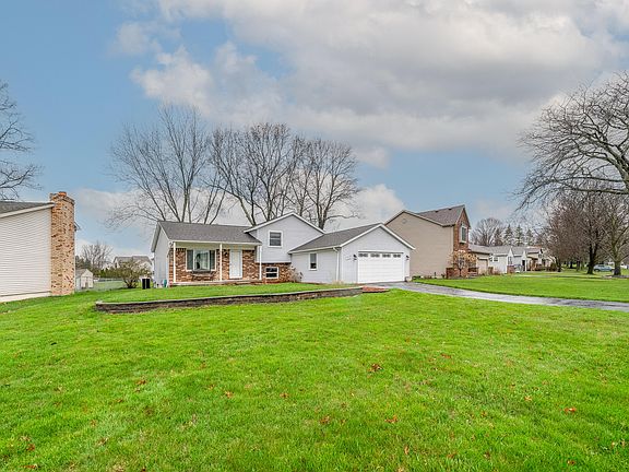 2nd image of 1210 Queens Dr