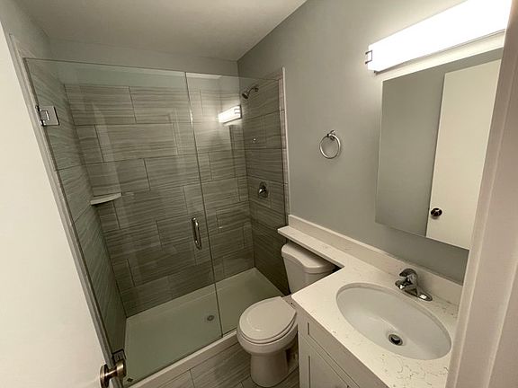 5th image of 5242 N Winthrop Ave #112