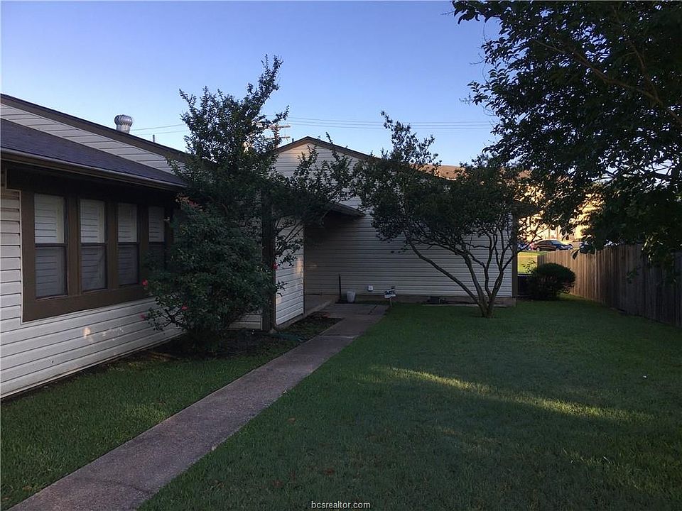 1st image of 2323 De Lee St APT 29