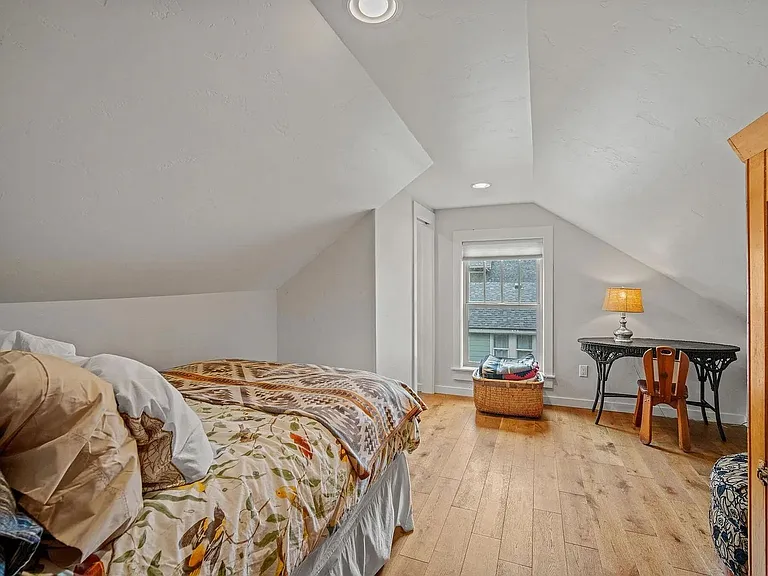 1161 NW Federal St — Photo 30