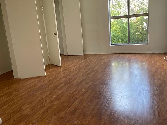 4th image of 952 Maltman Ave #102