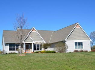 W330S8315 Isabelle Dr, Mukwonago, WI 53149