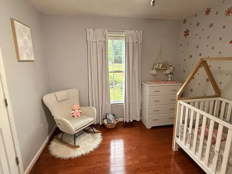 Stewart Dr — Photo 11