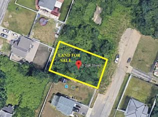 6 Oak St, Wyandanch, NY 11798