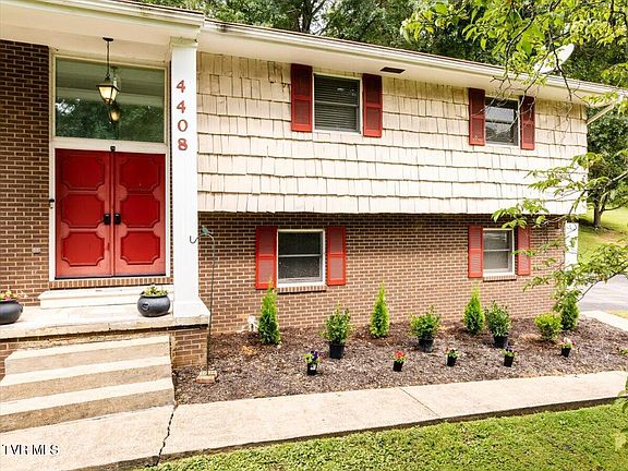 3rd image of 4408 Fieldstone Dr