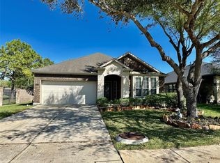 13115 Southern Valley Dr, Pearland, TX 77584