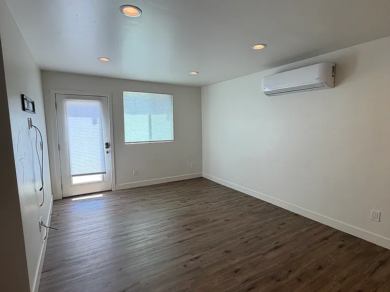 644 Mountain View St — Photo 7