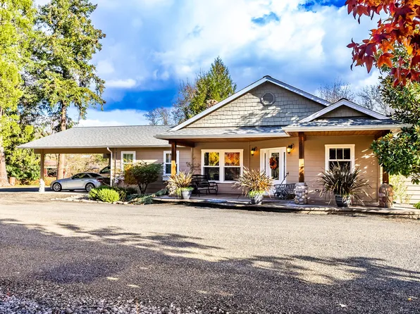 417 Elgarose Rd, Roseburg, OR 97471