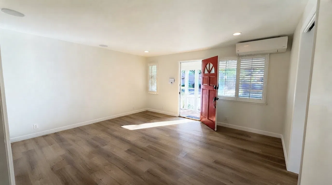 2 bed, 1073 sqft, $3,300 — Photo 3