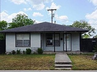 1120 Flores St, Sinton, TX 78387