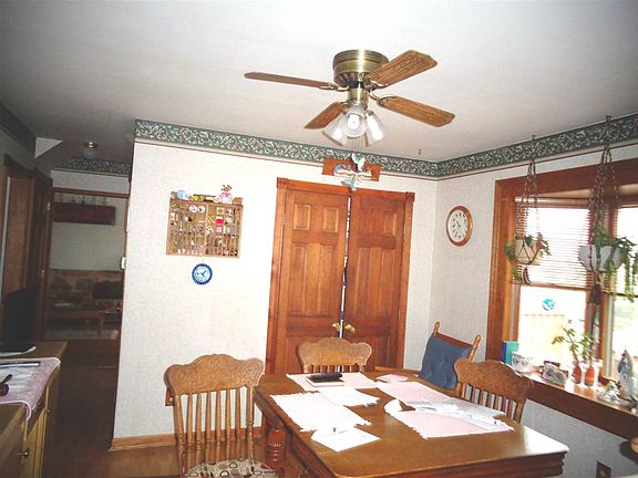 4th image of 12 Lexington Dr