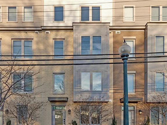 2nd image of 1924 Chapman Ave #10