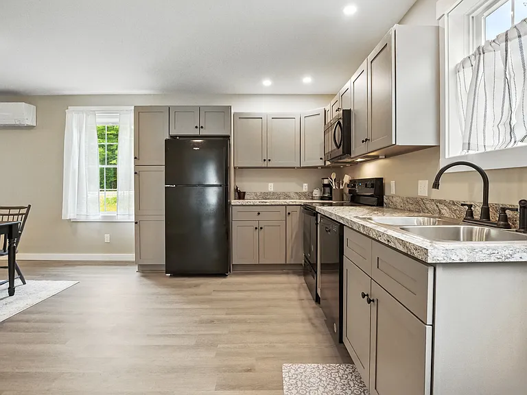 527 Sturtevant Hill Rd #B — Photo 11