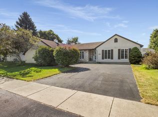 441 Maple Ave, Elburn, IL 60119